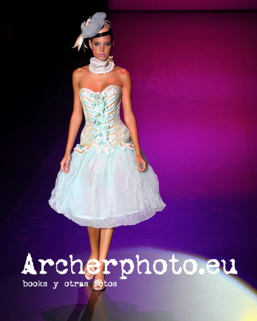 Desfile de Maya Hansen, 9 de septiembre de 2009 (2) por Archerphoto, fotógrafo profesional
