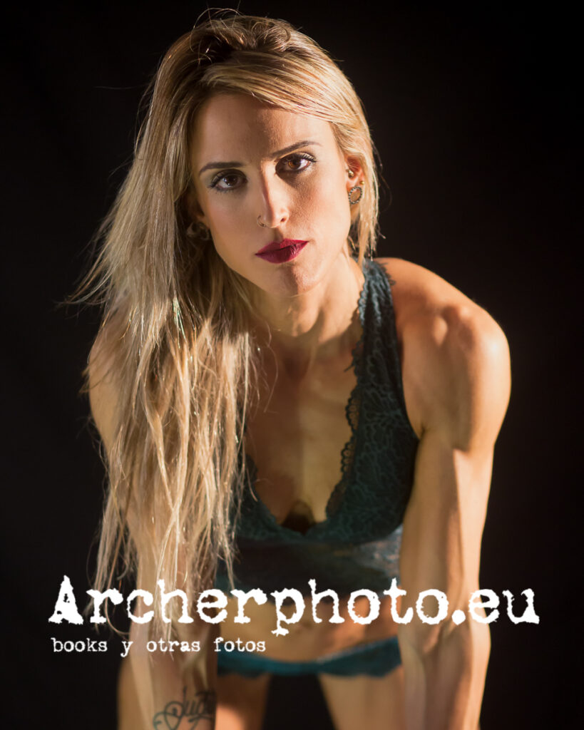 Leticia, 2020 (6) retrato en estudio fotográfico en València.