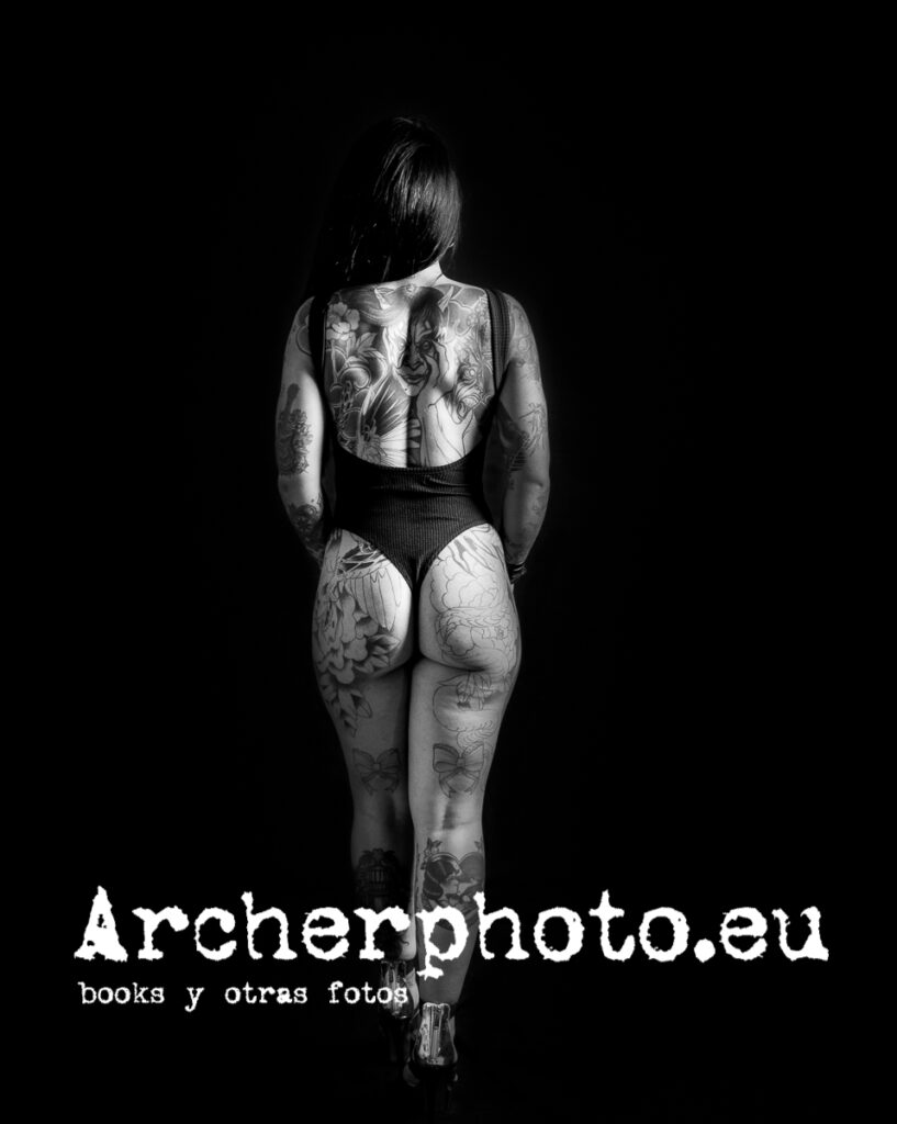 LissVonK666, 2020 (5) fotografía con tatuajes por Archerphoto, fotógrafo profesional València