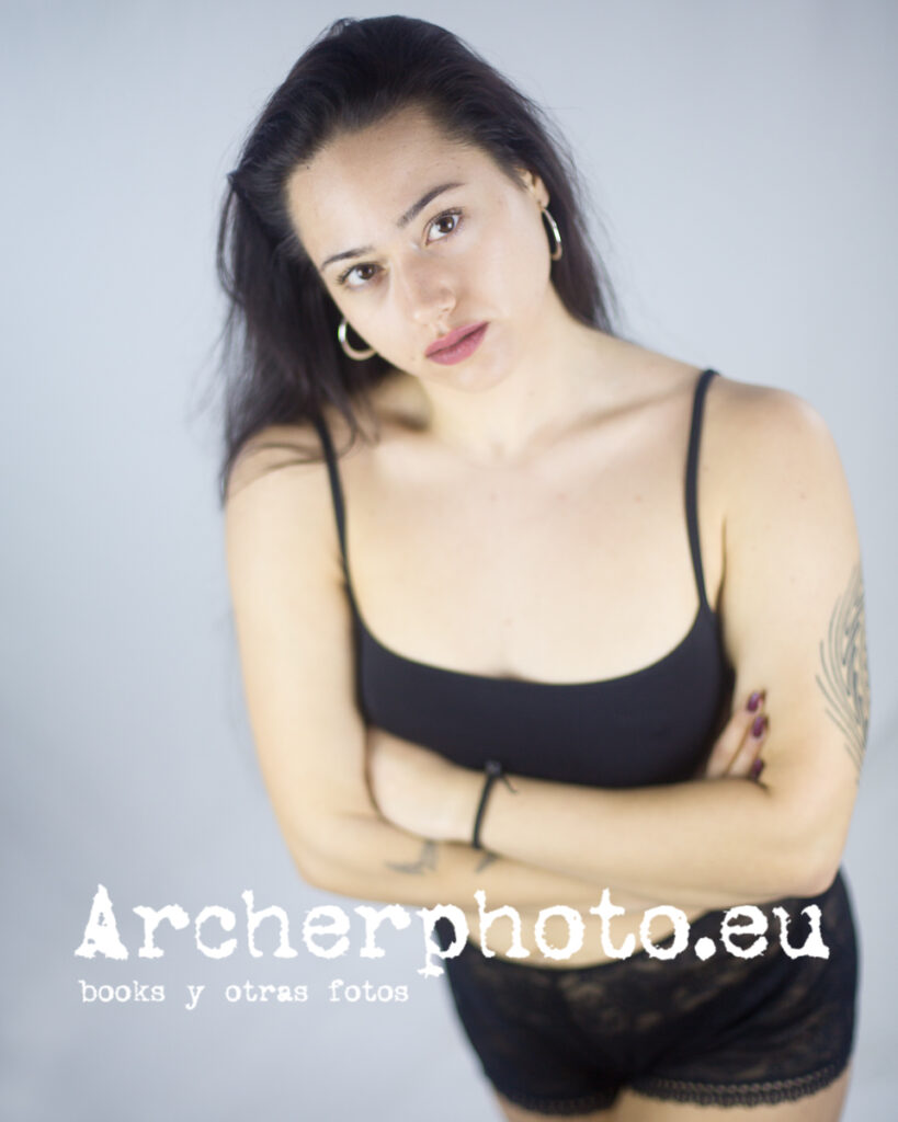 Gemma, 2021 (5), retrato en estudio fotográfico en València