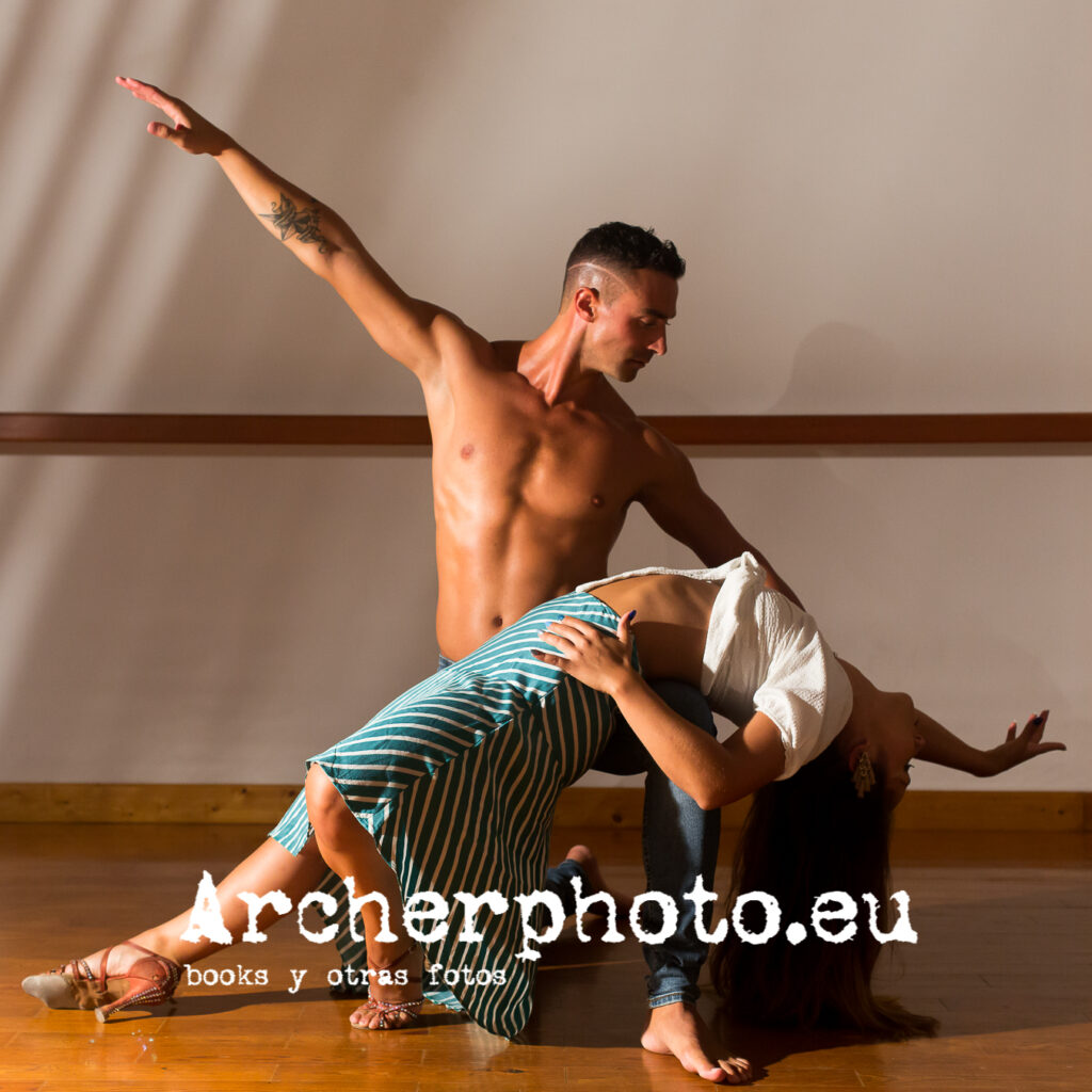 Andrea Vidaurre and Leandro Erni (9) by Archerphoto, dance photographer in València.