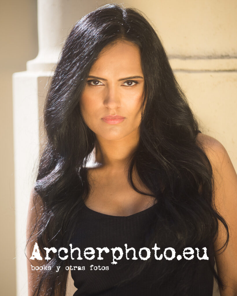 Kiran, October 2021 (1) retrato en València, España de esta actriz británica de Archerphoto, fotógrafo.