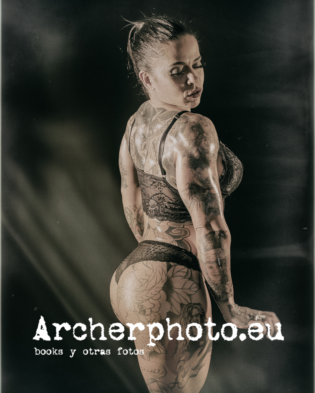 Liss.valeroink, 2023 (6), modelo tatuaje en estudio, Archerphoto, fotógrafo profesional. Books, fotografía personal y fotografía de empresa.