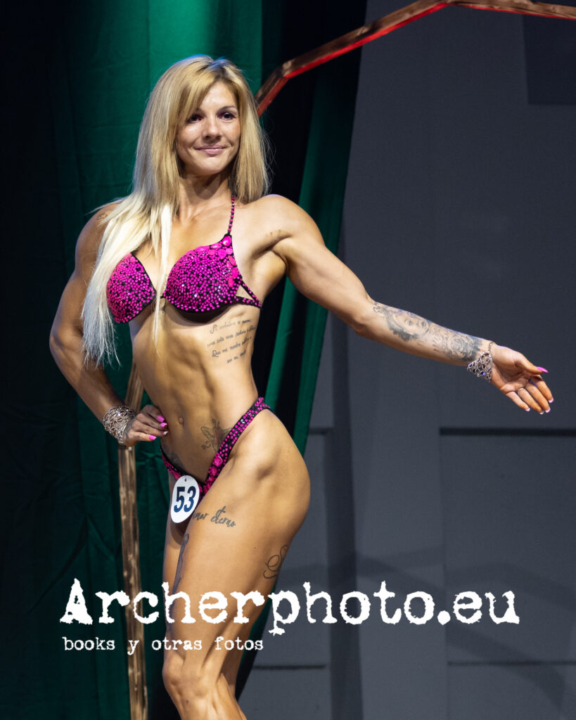 Brighitte Schneider, 2023, ganadora Miss Bikini +168, Campeonato de España AESA La Llosa, imagen de Archerphoto, fotógrafo fitness