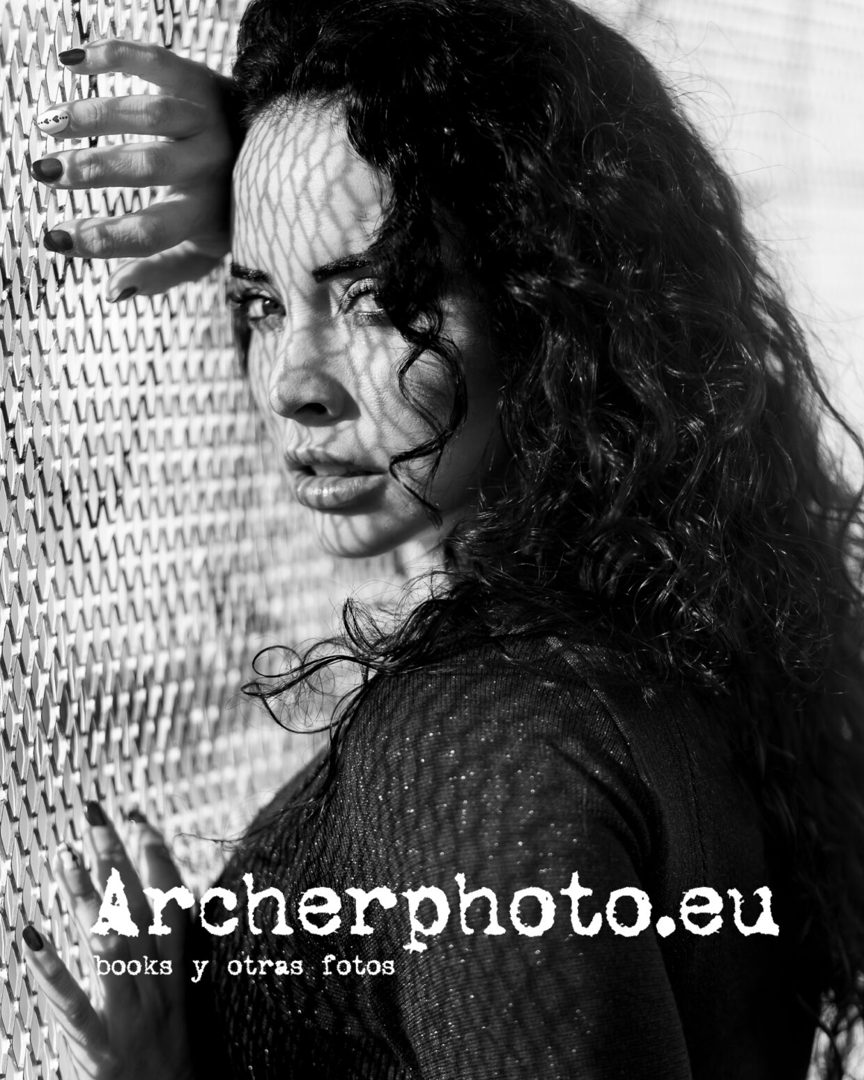 Nora Martí (2), sesión de fotos en València, España. Imagen de Sergi Albir, Archerphoto, fotógrafo retratos.